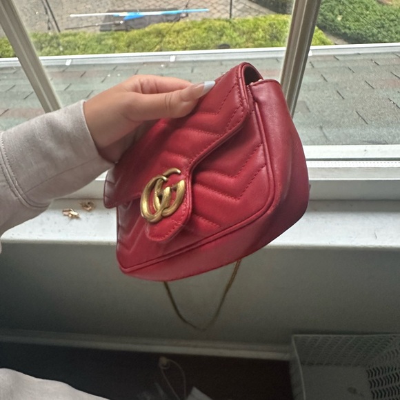 Authentic red Gucci bag - Picture 2 of 5